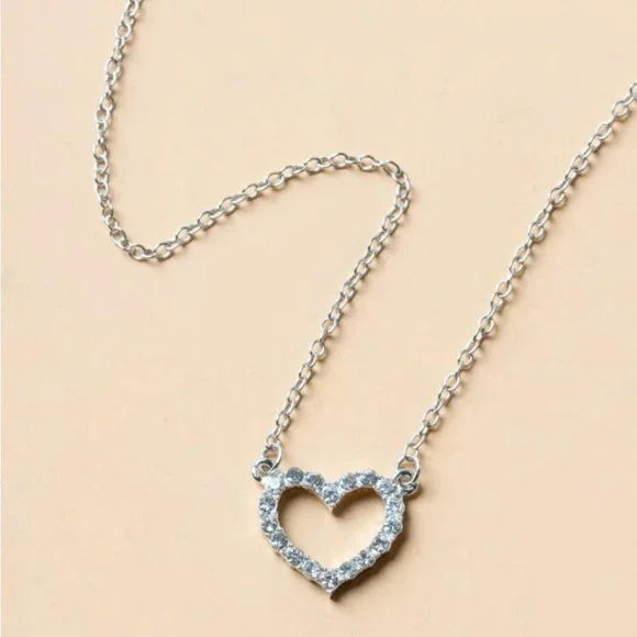 ⚠️Clearance Silver Rhinestone Heart Charm Necklace - Picture 3 of 3